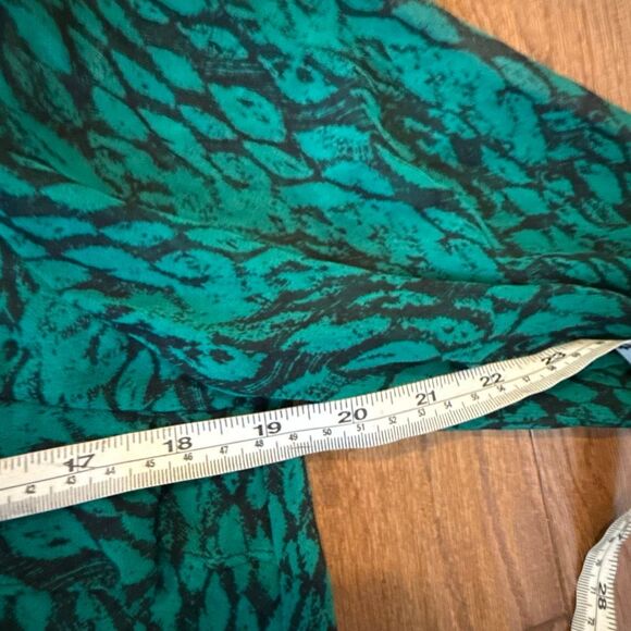 Misa Los Angeles Demaris green ruffled tie neck blouse M - Picture 8 of 10